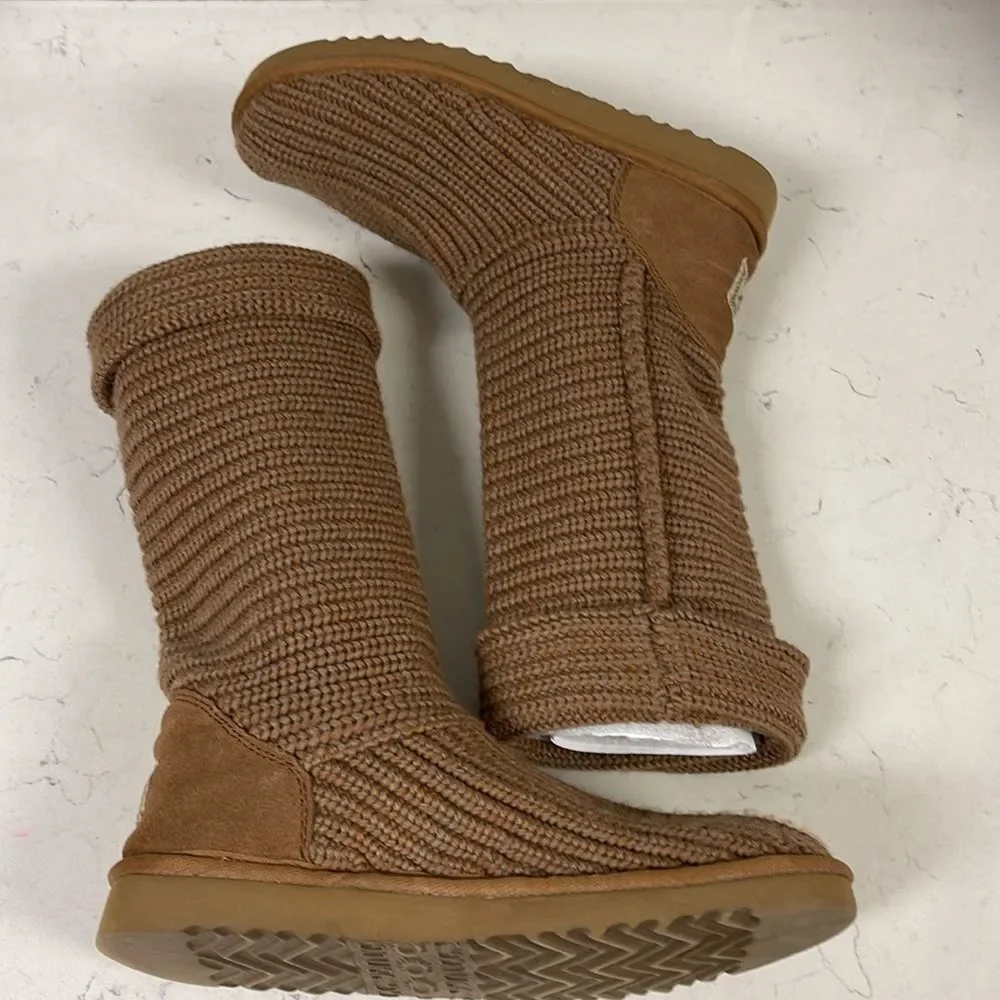 UGG 5817 Cardy Knit Boot Brown - Tan Size 8